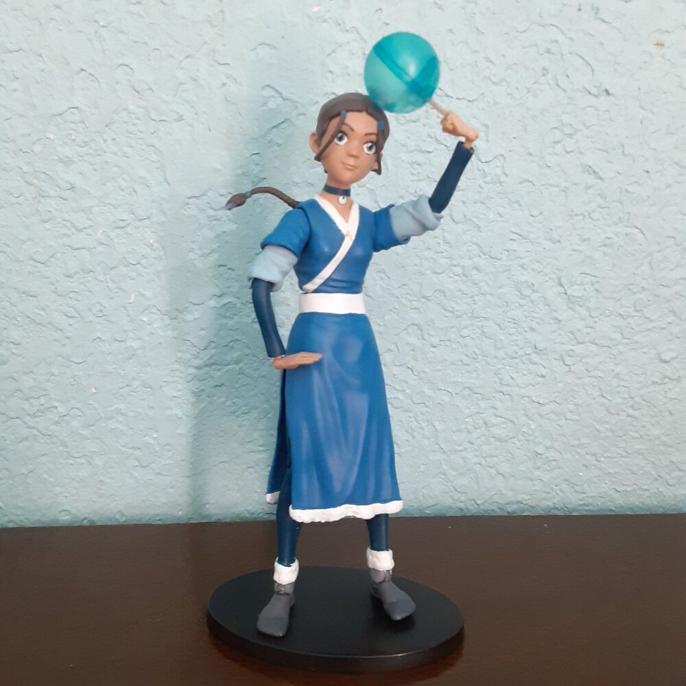AVATAR THE LAST AIR BENDER KATARA POSEABLE FIGURE DIAMOND SELECT TOYS